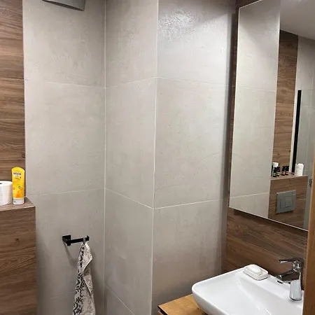 A302 Montebello 아파트