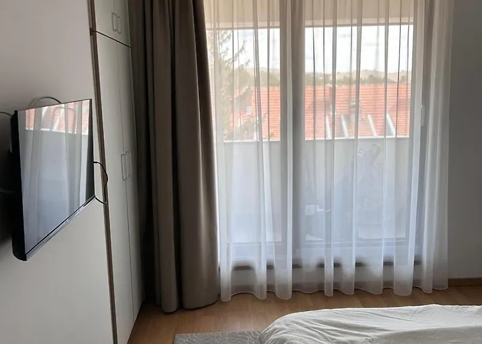 A302 Montebello Apartamento *